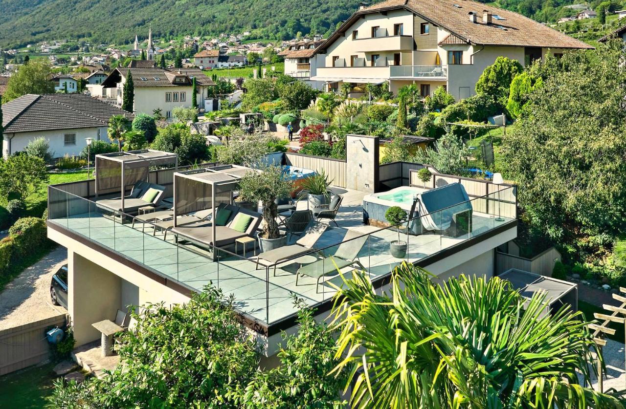 Das Panorama Designhotel Caldaro Bagian luar foto