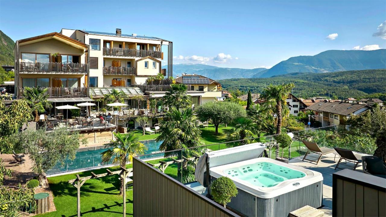Das Panorama Designhotel Caldaro Bagian luar foto